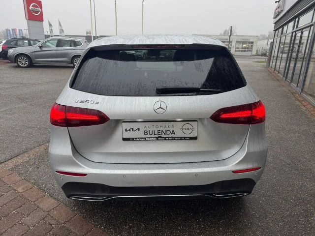 Mercedes-Benz B 250 B 250 e