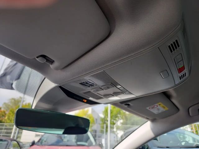 Volkswagen Passat 1.5 TSI BMT Business