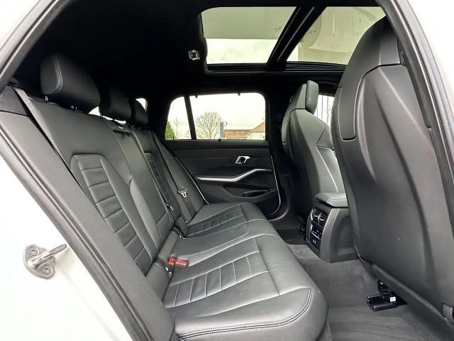 BMW 330 330e M-Sport Touring xDrive
