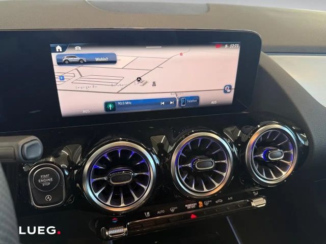 Mercedes-Benz GLA 200 Distronic Night SpurW 360 ACC AHK AUT LM