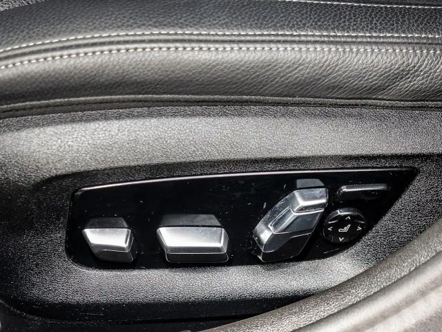 BMW 530 530e Luxury Line Sedan xDrive