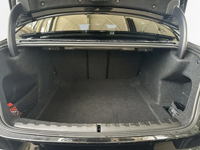 BMW 320 320d M-Sport Sedan