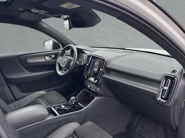 Volvo XC40 R-Design Recharge T5