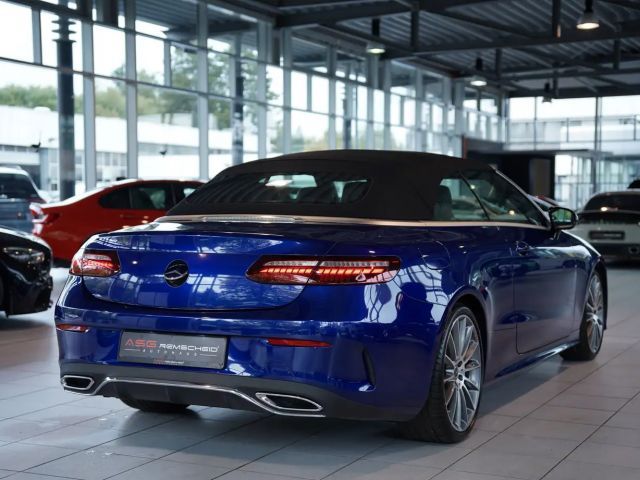 Mercedes-Benz E 220 AMG Line Cabriolet E 220 d