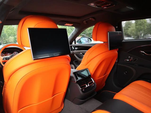 Bentley Flying Spur Hybrid V8