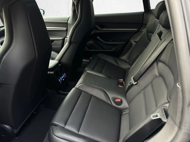 Porsche Taycan 4 Cross Turismo