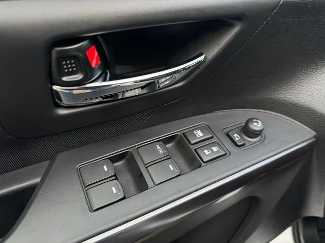 Suzuki S-Cross Hybrid