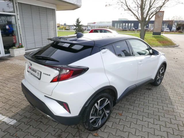 Toyota C-HR Hybride Team D