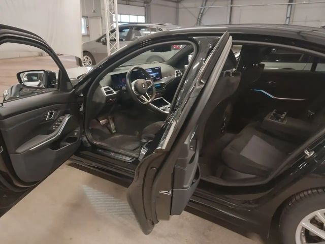 BMW 320 320d M-Sport Sedan xDrive