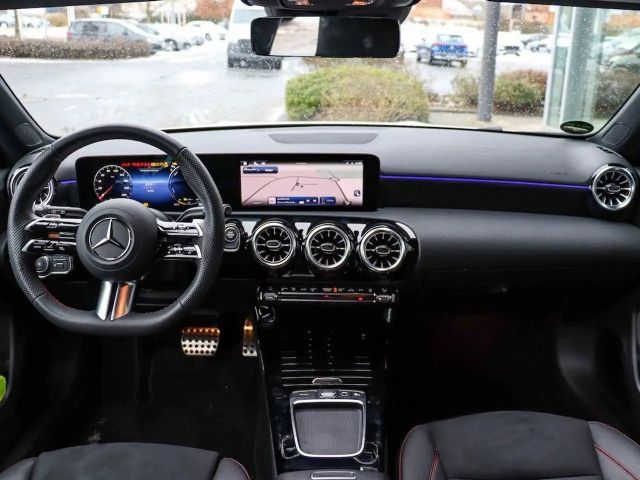 Mercedes-Benz A 250 A 250 e AMG Line