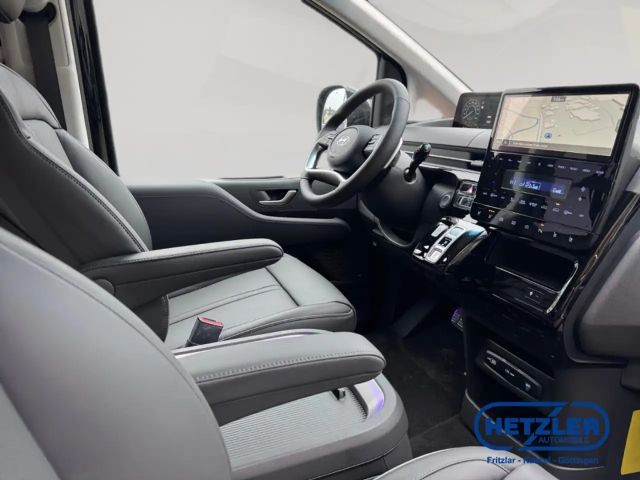 Hyundai Staria Signature