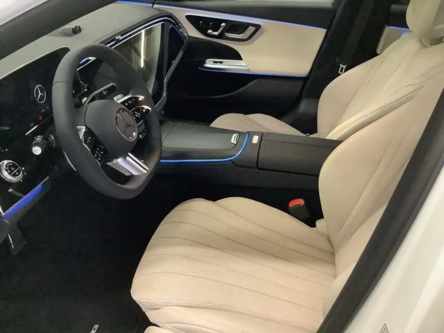 Mercedes-Benz E 200 AMG Line Sedan