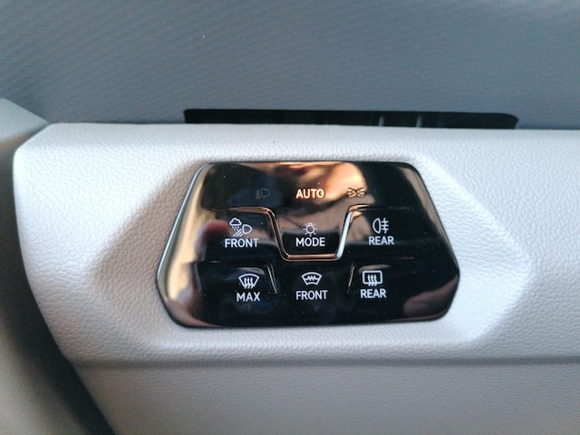 Volkswagen Multivan 2.0 TDI DSG IQ.Drive T7