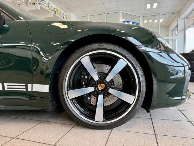 Porsche 992 4S Cabrio Targa