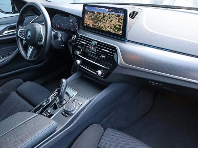 BMW 530 530e M-Sport Touring xDrive