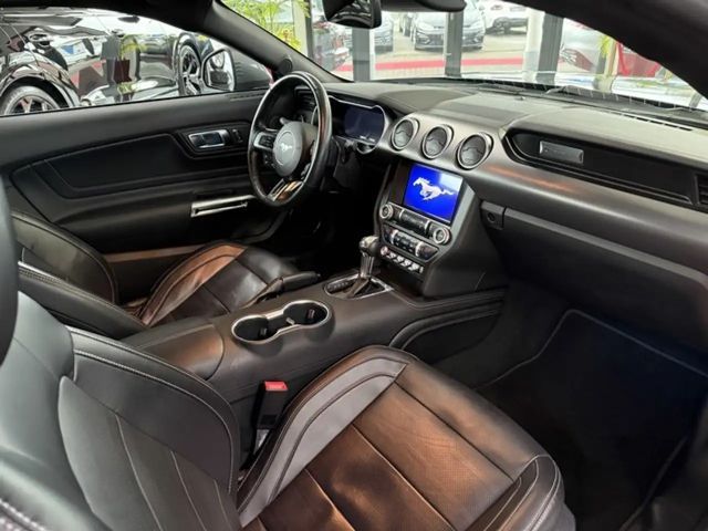 Ford Mustang Fastback GT 5.0 V8