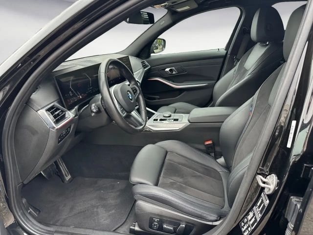 BMW 320 320i M-Sport Sedan xDrive