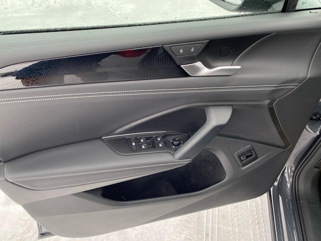 Volkswagen Tiguan 1.5l eTSI ACC PDC NAVI KAM SHZ