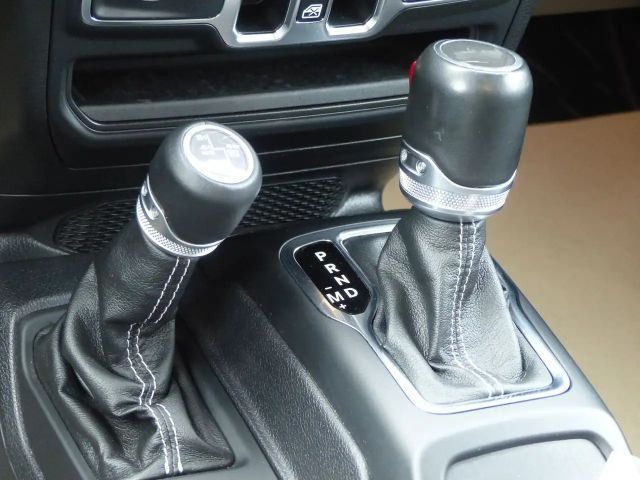 Jeep Wrangler Sahara