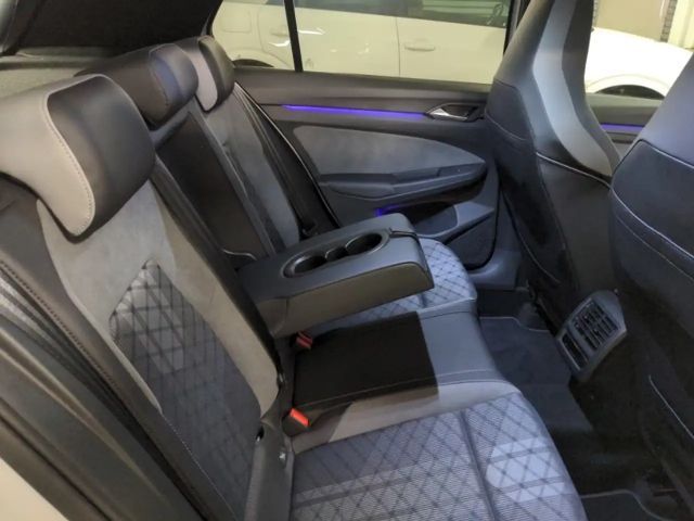 Volkswagen Golf 1.5 eTSI DSG Golf VIII R-Line