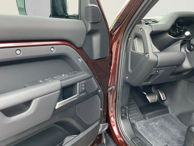 Land Rover Defender 110 D300