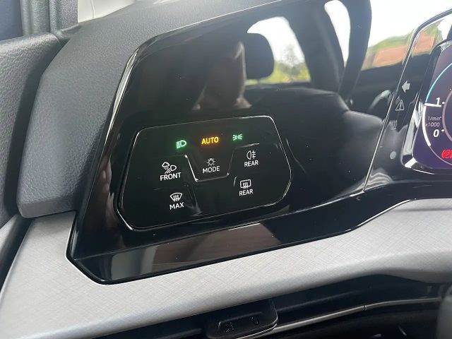 Volkswagen Golf DSG Life Plus