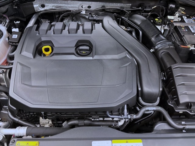 Volkswagen Golf 1.5 eTSI DSG Life Variant