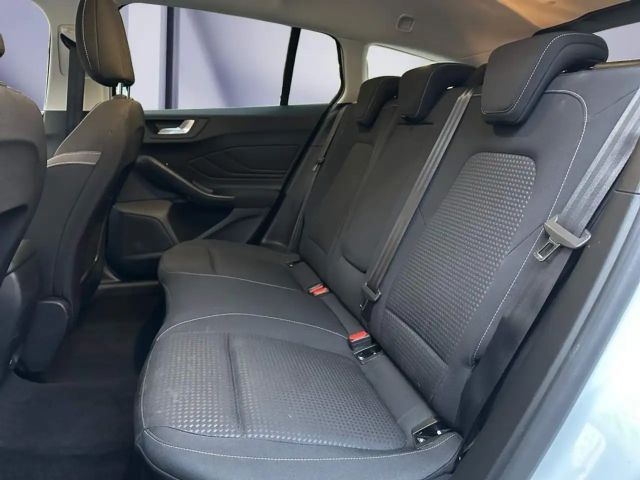 Ford Focus Cool & Connect Wagon