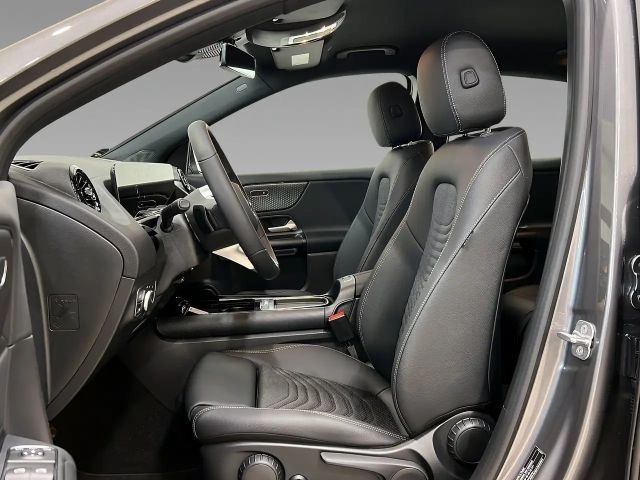 Mercedes-Benz GLA 200 MBUX+LED+PARKTRONIC+Kamera+SHz+AHK