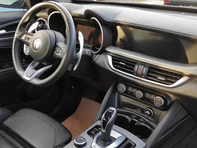 Alfa Romeo Stelvio Q4 Veloce