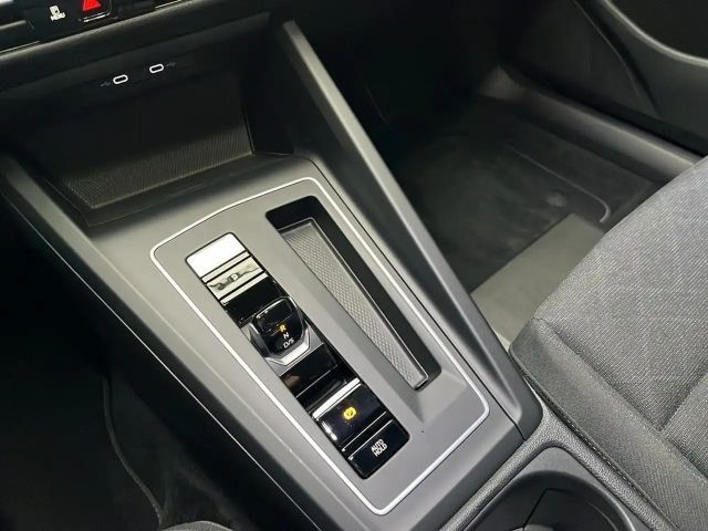 Volkswagen Golf 1.5 eTSI DSG Life Variant