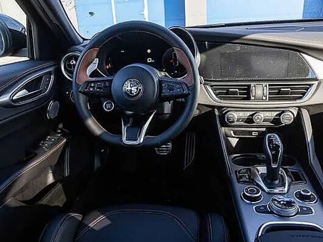 Alfa Romeo Giulia AT8 Q4