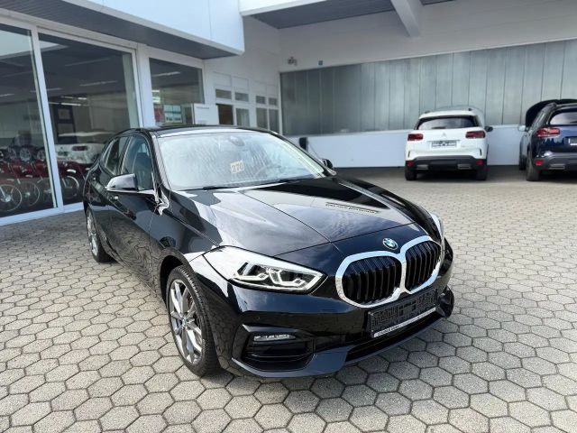 BMW 120 120i Sedan