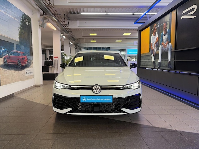 Volkswagen Golf 1.5 eTSI R-Line