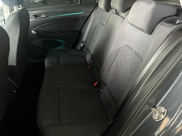 Volkswagen Golf Life Variant