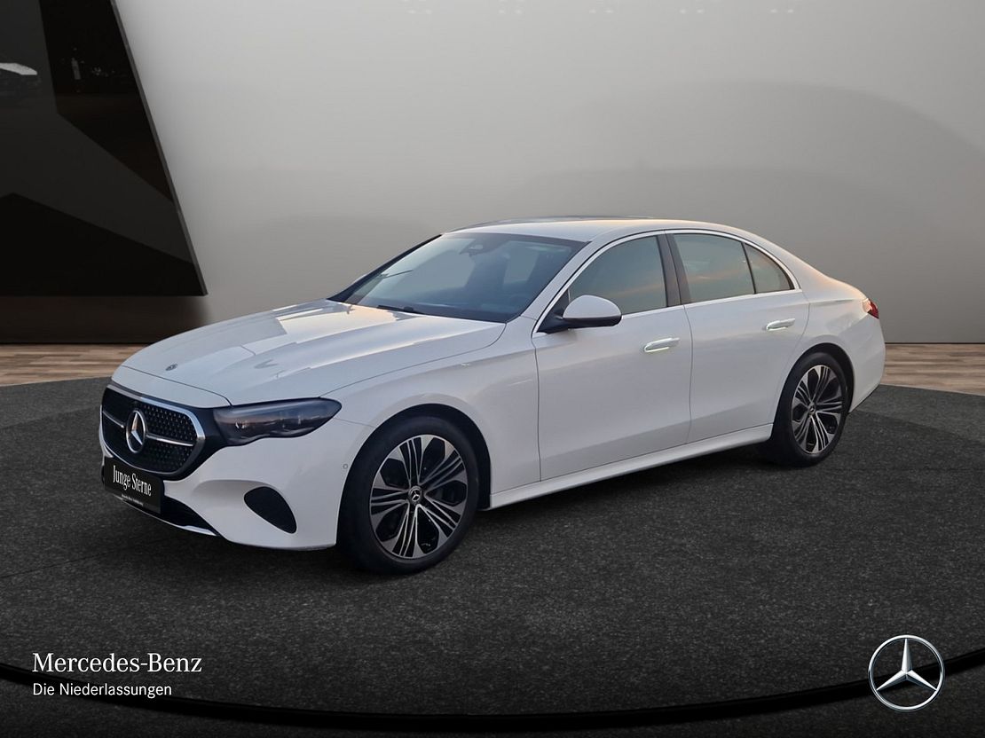 Mercedes-Benz E 200 4MATIC Sedan