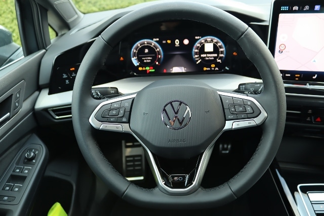Volkswagen Golf 1.5 eTSI DSG
