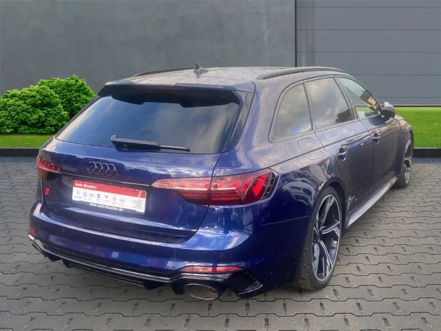 Audi RS4 Avant Quattro