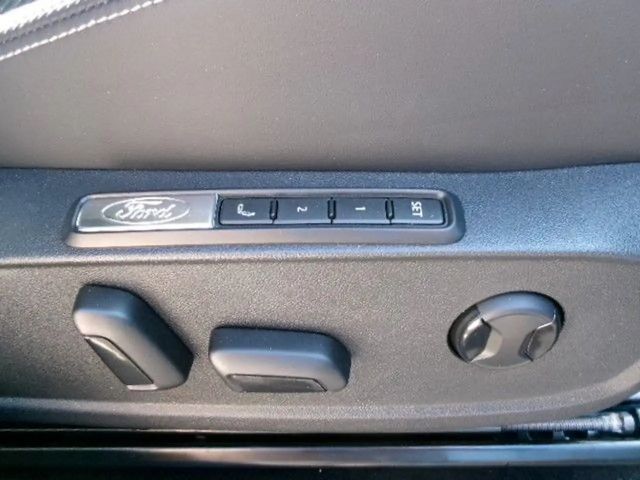 Ford Explorer Extended range RWD