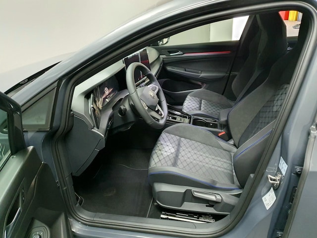 Volkswagen Golf 1.5 eTSI DSG R-Line