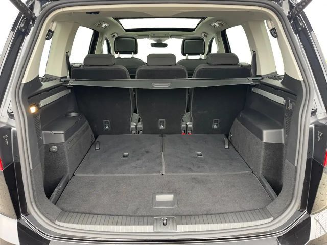 Volkswagen Touran 7-zitter DSG Highline R-Line