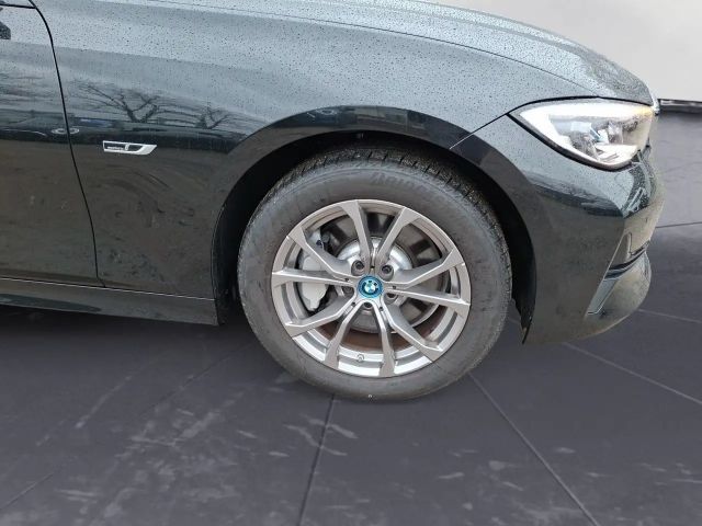 BMW 330 330e Sport Line Touring