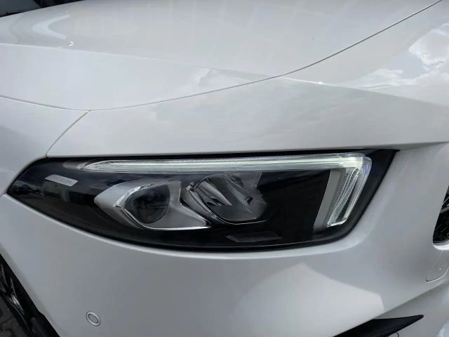 Mercedes-Benz A 250 A 250 e AMG Line