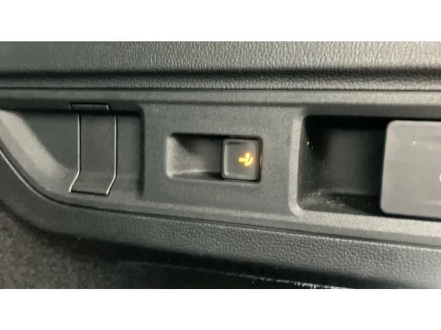 Volkswagen Passat 1.5 eTSI Business Variant