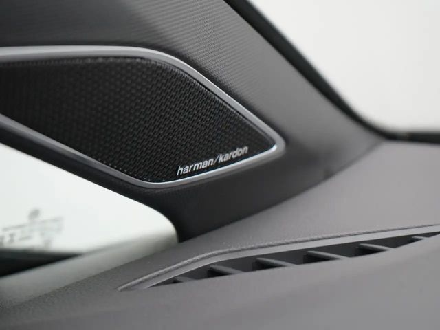 Volkswagen Golf Black Edition PANO HUD AHK 360° ACC MA