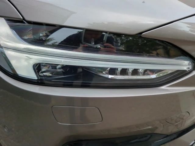 Volvo V90 R-Design Recharge T6