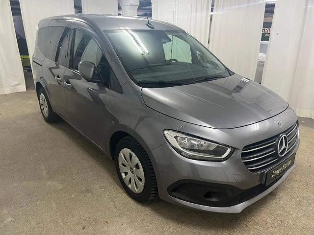 Mercedes-Benz T 180 T 180 d 7Gtr RfKam MBUX Totwi  CarPlay