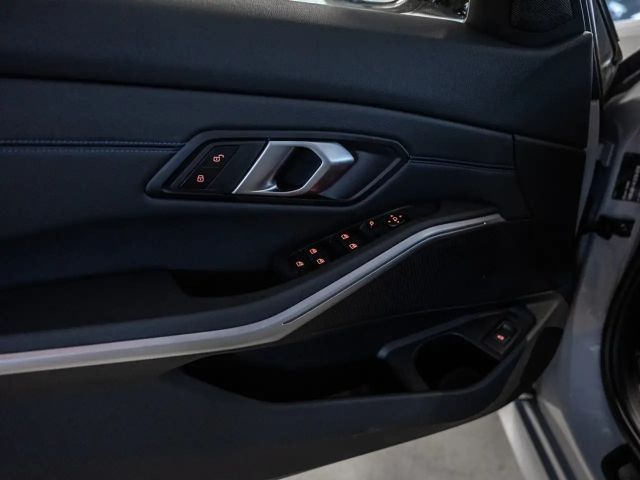 BMW 320 320d M-Sport Touring xDrive