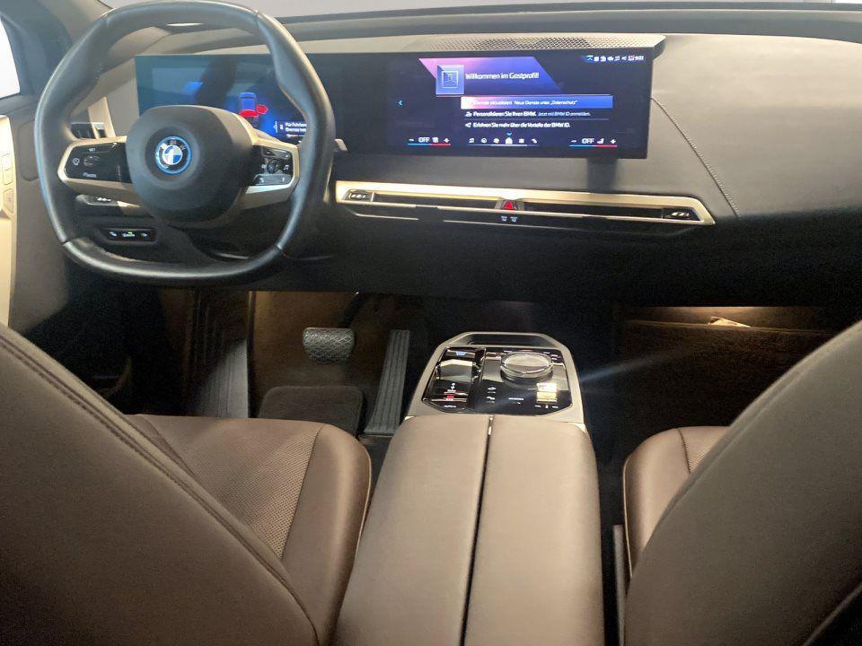 BMW iX xDrive40