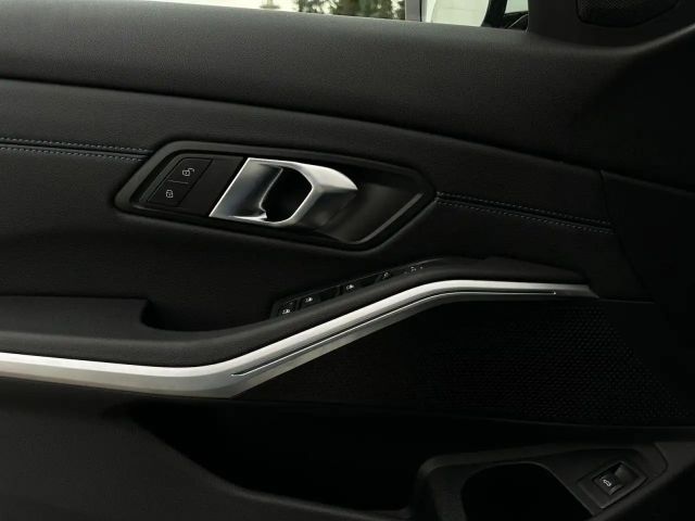 BMW 330 330i M-Sport Sedan xDrive